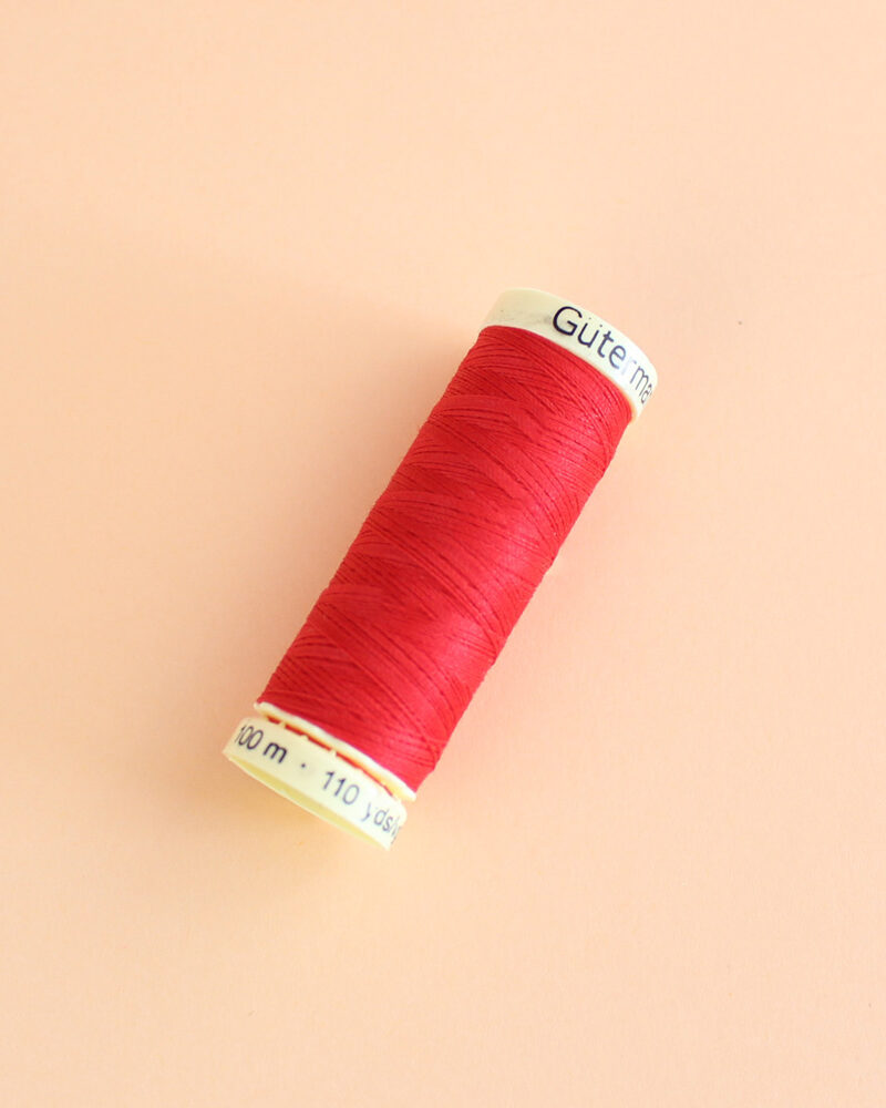 Fil Gutermann 100 m - rouge 156