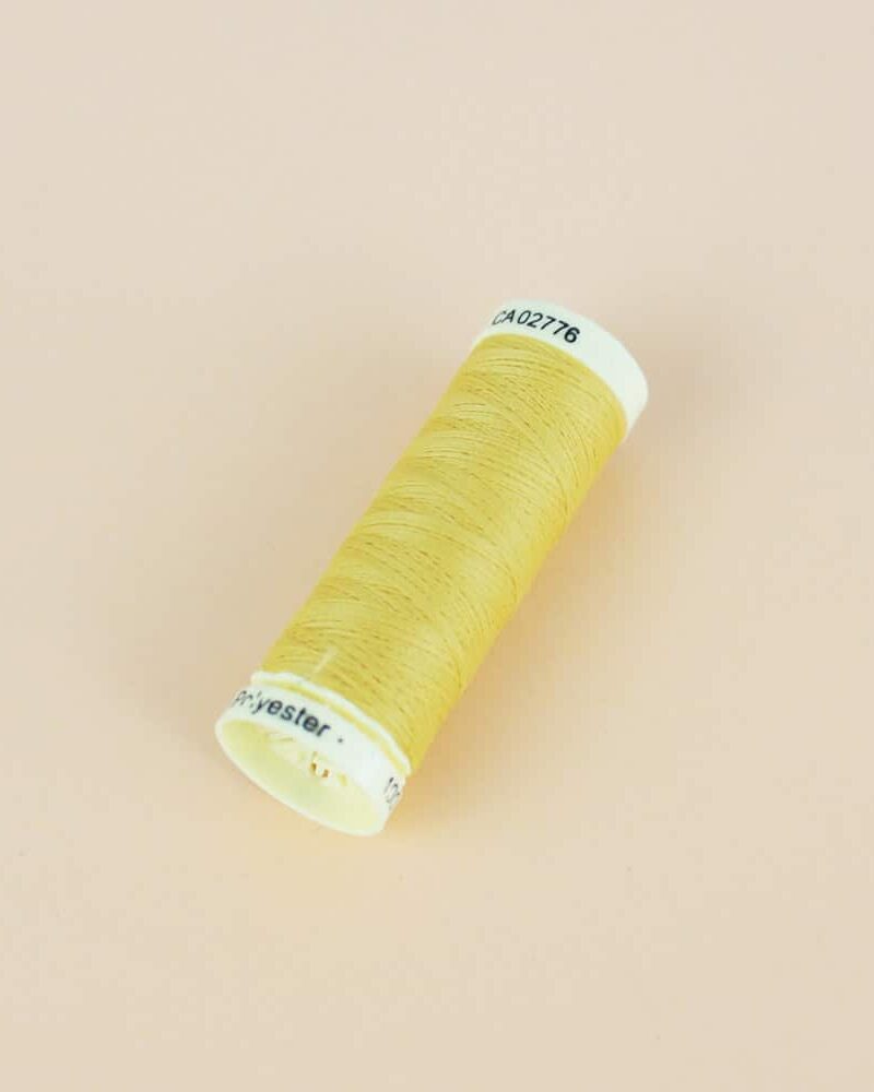 Fil Gutermann jaune 327