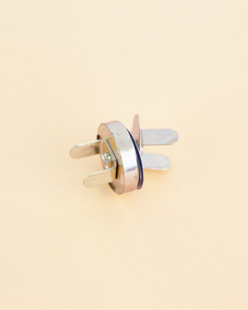 Aimant métal rose gold