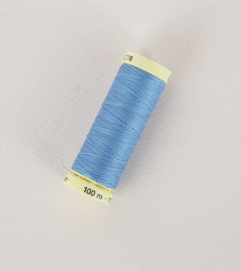Fil Gutermann bleu 143