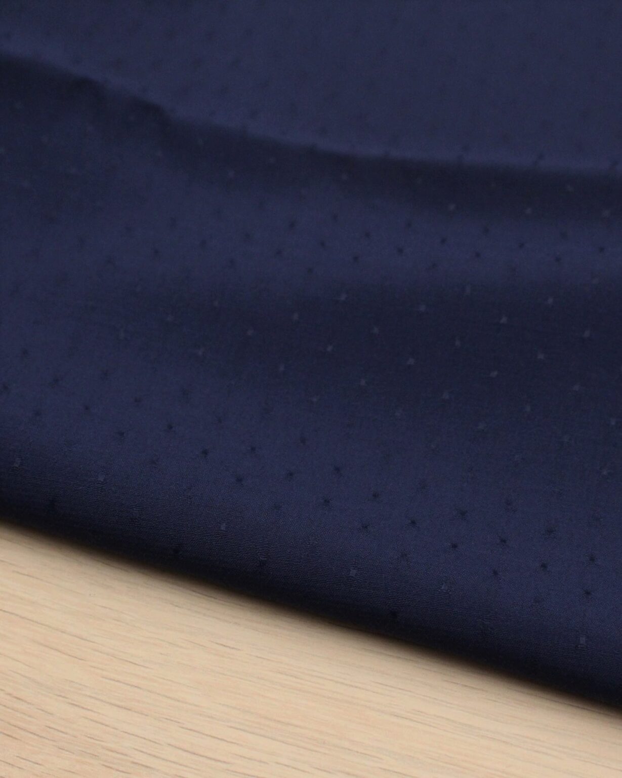 Crêpe de viscose plumetis - bleu marine