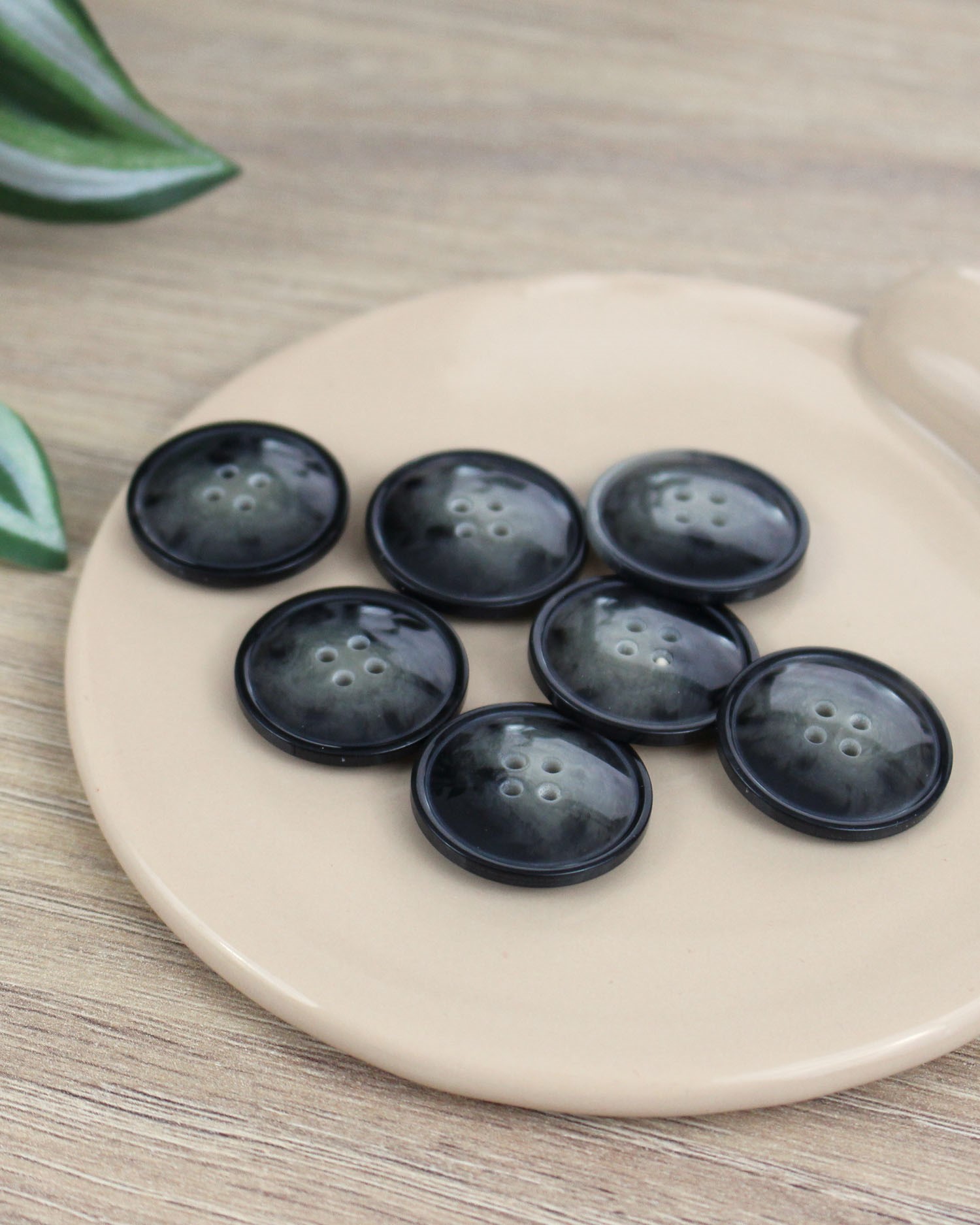Boutons Ronds Résine Noirs – Lot De 160 – 4 Trous – 5 Tailles – Pour Couture, Tricot, DIY
