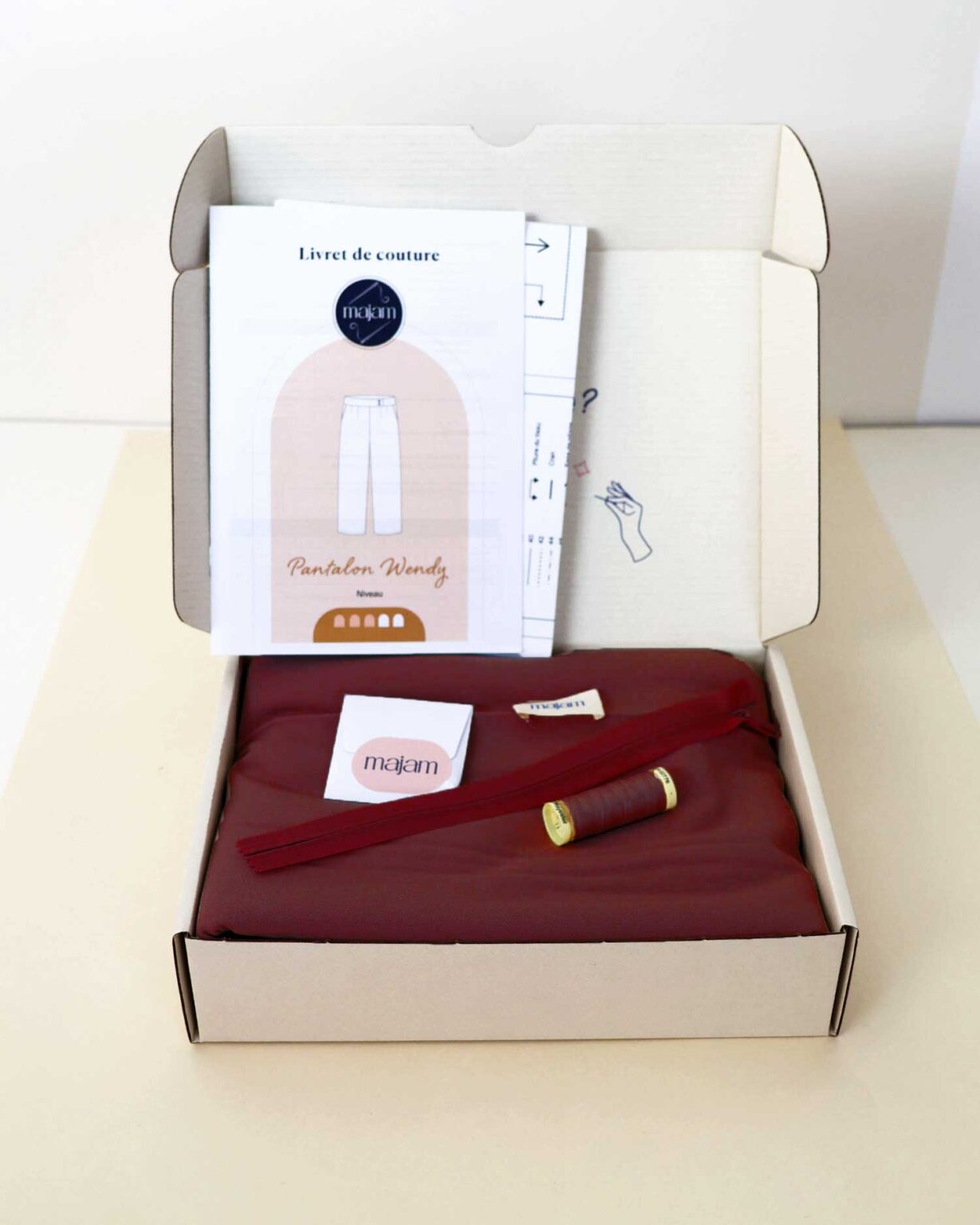 kit-pantalon-bordeaux-Wendy