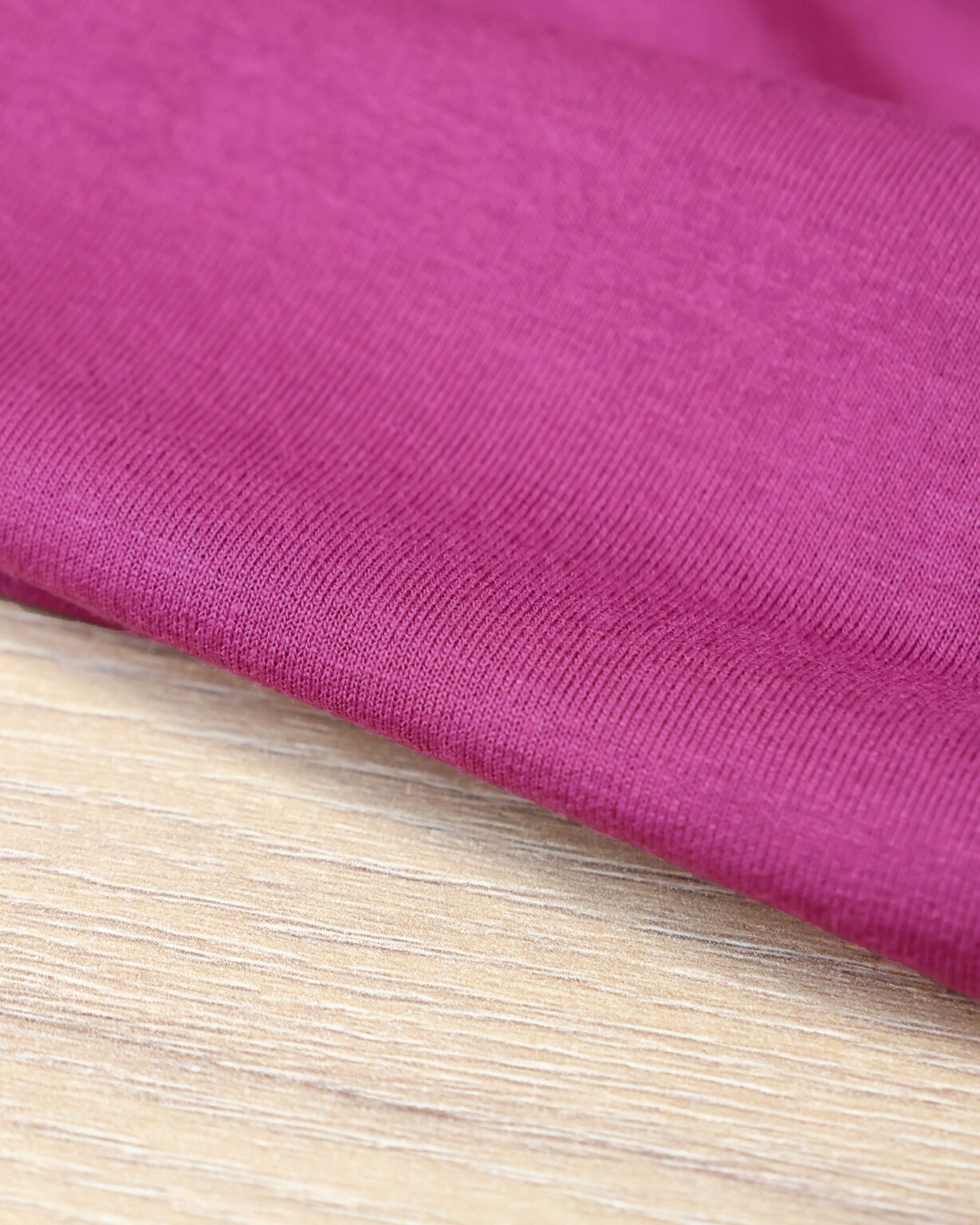 Tissu-jersey-viscose-fuchsia-1