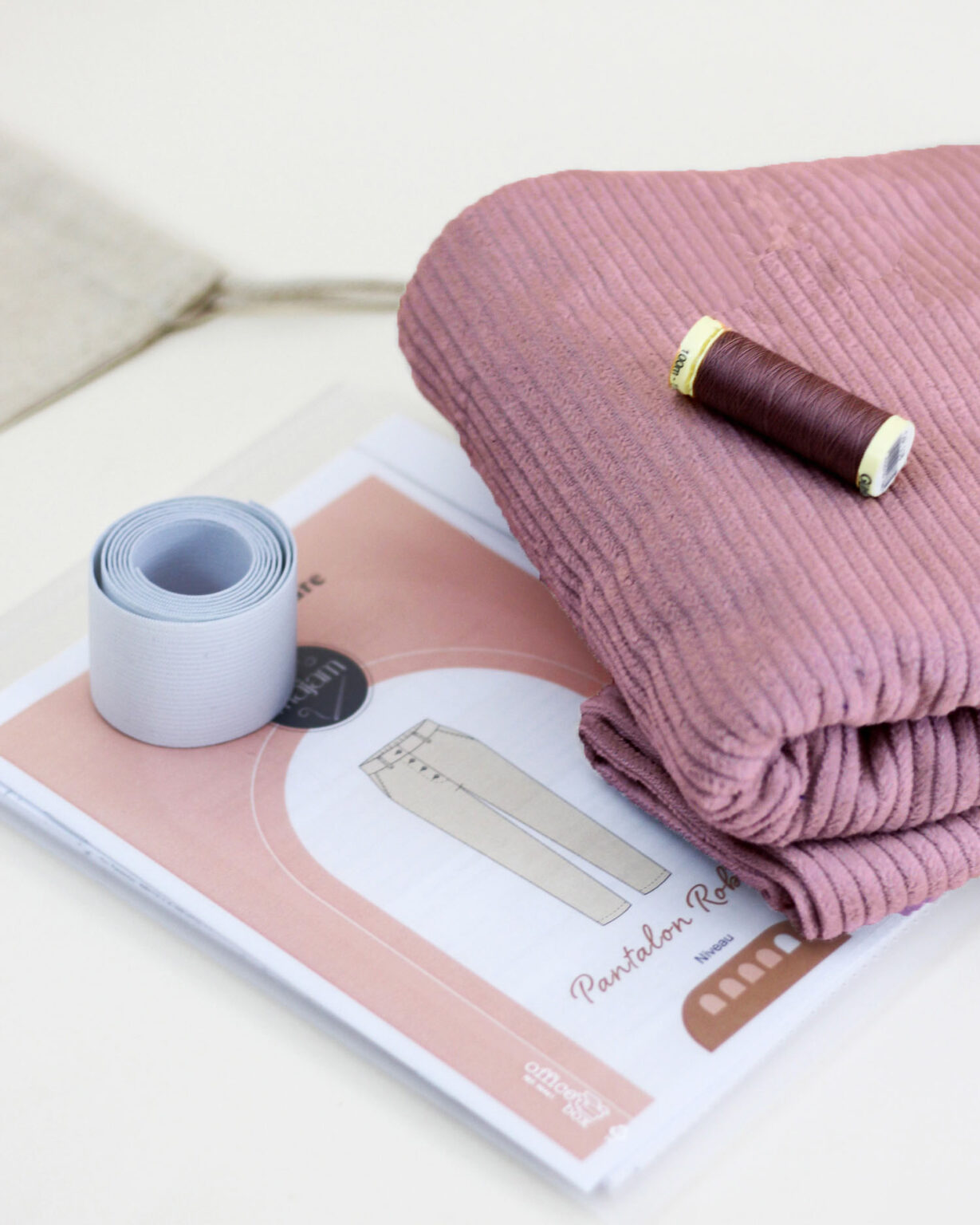 Pantalon-Robbie-rose-velours