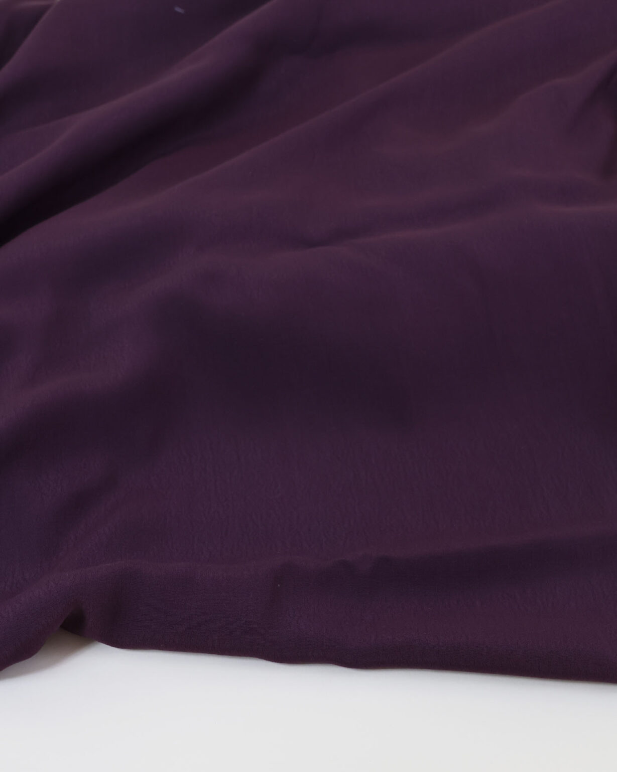 Tissu-crepe-viscose-aubergine-1