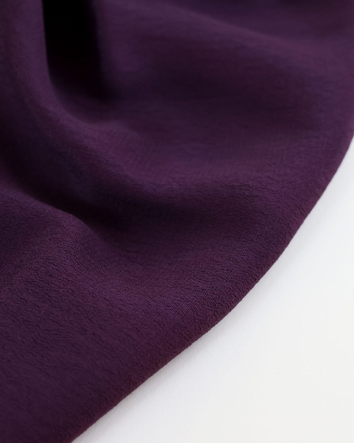 Tissu-crepe-viscose-aubergine-3