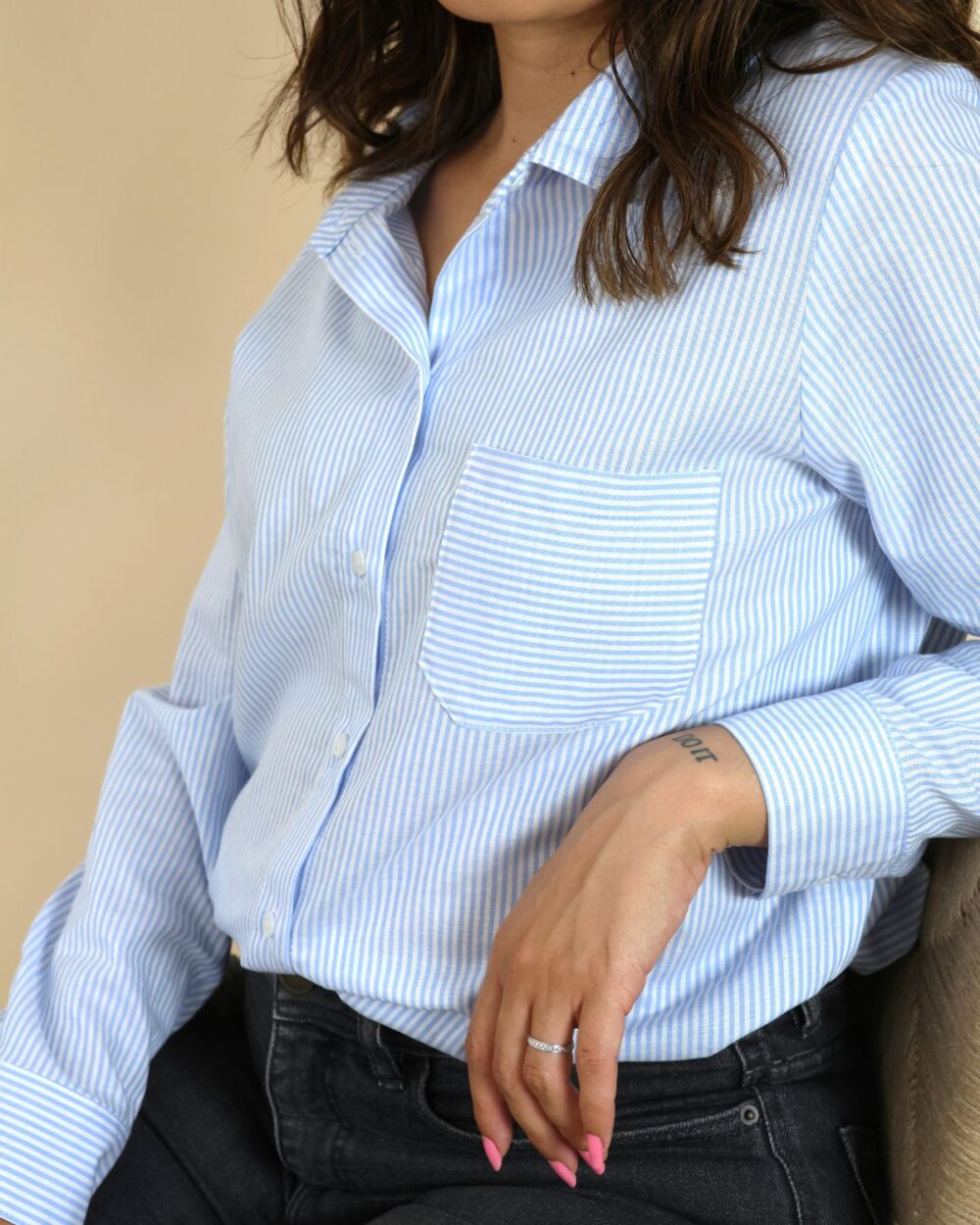 Chemise-Blanche-Zoom