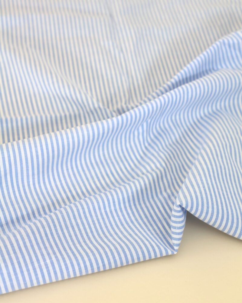 Tissu-Fines-rayures-bleu-ciel (1)