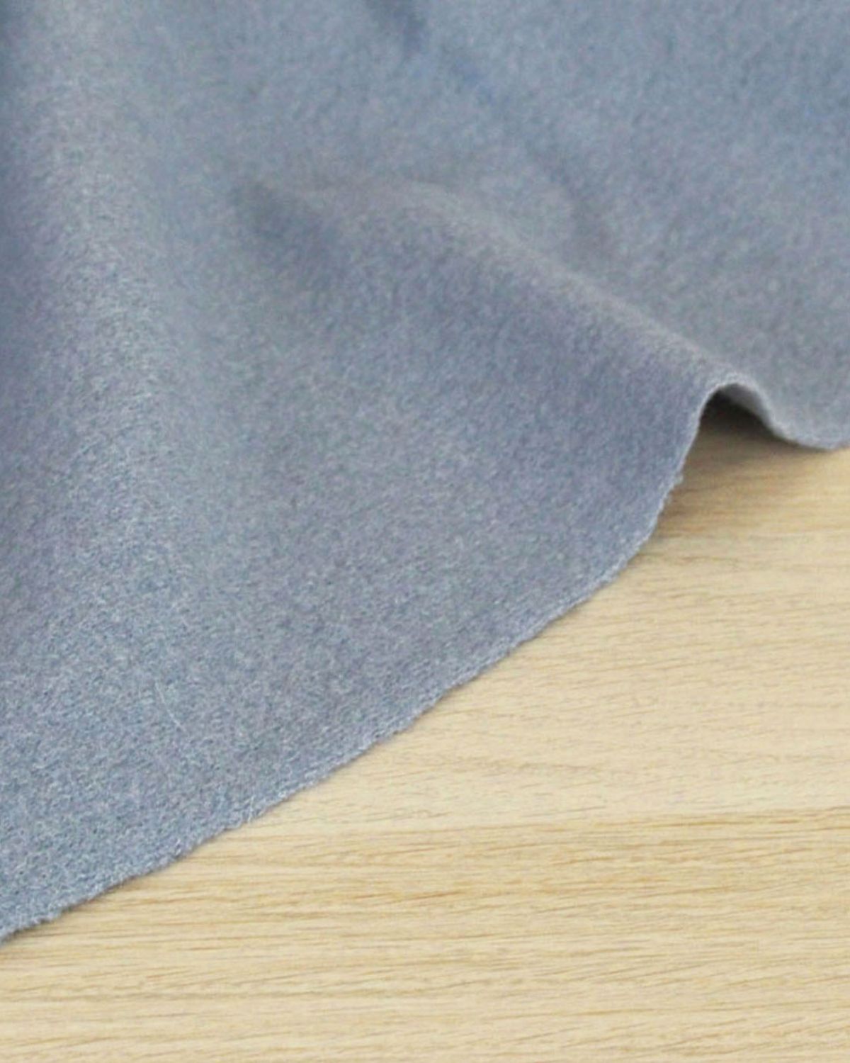 Laine-bouillie-bleu-clair (2)