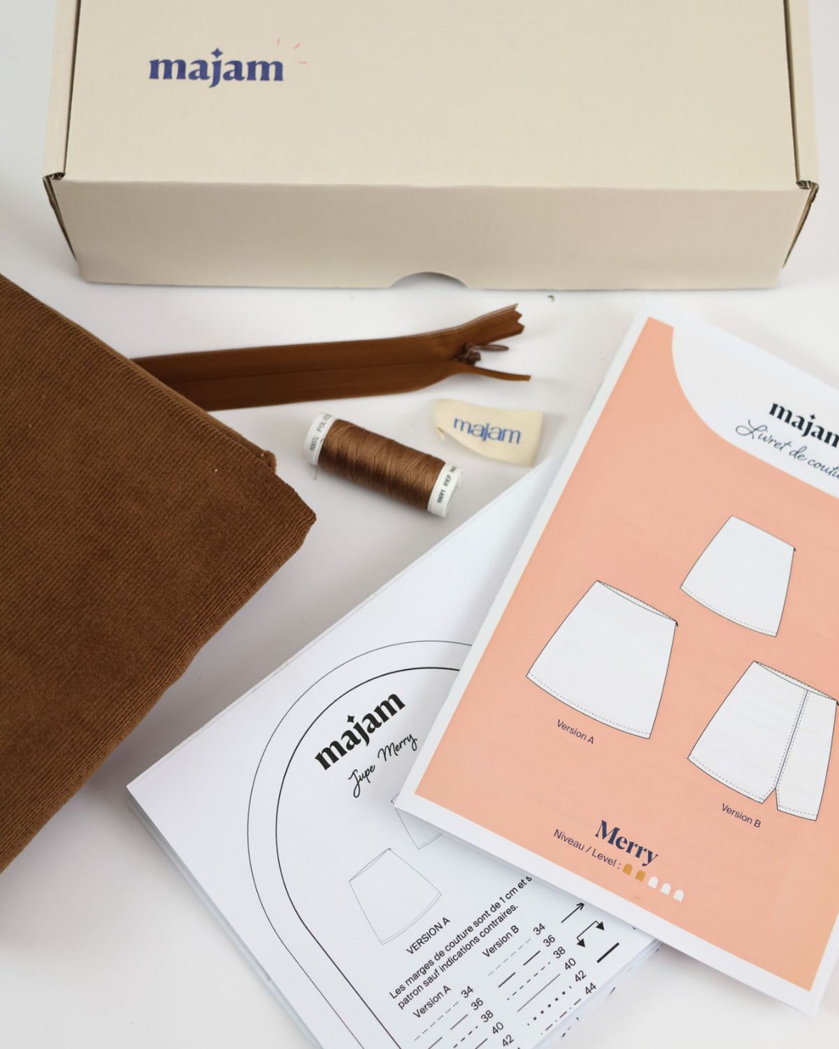 Kit-Jupe-Merry-velours-milleraies-contenu