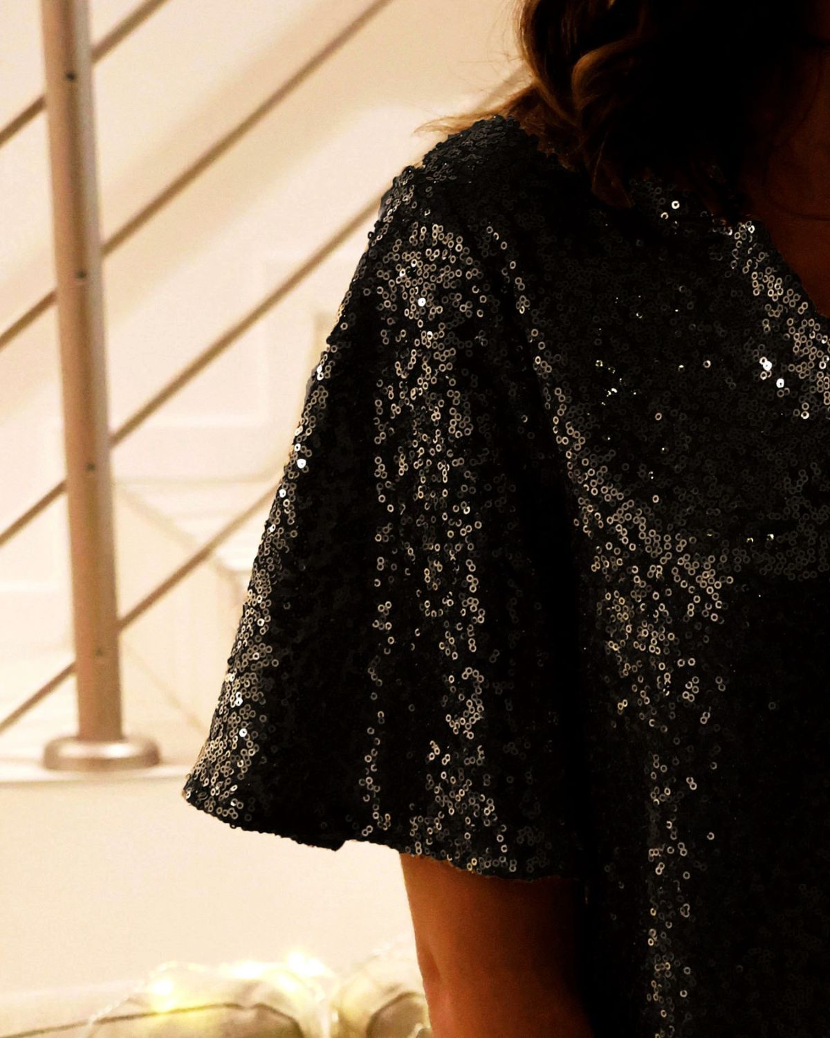 Robe-Graziella-noir-zoom-manches