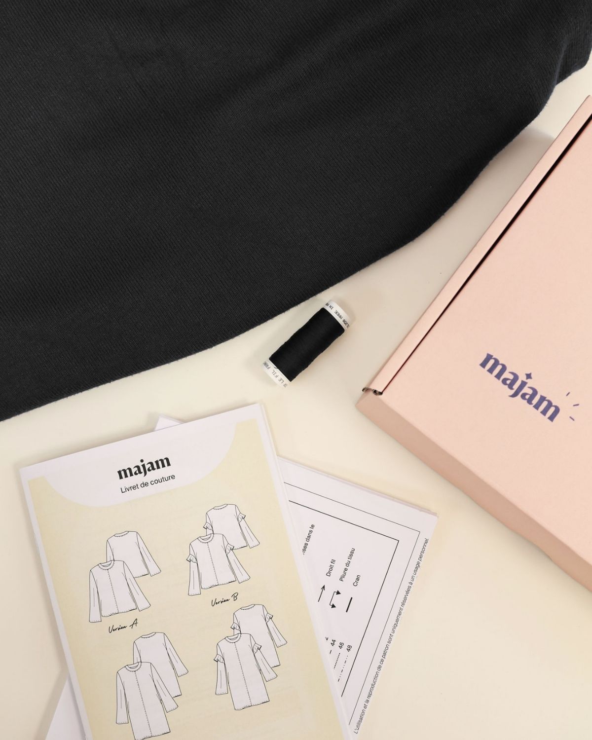 Robe-Maia-noir-contenu