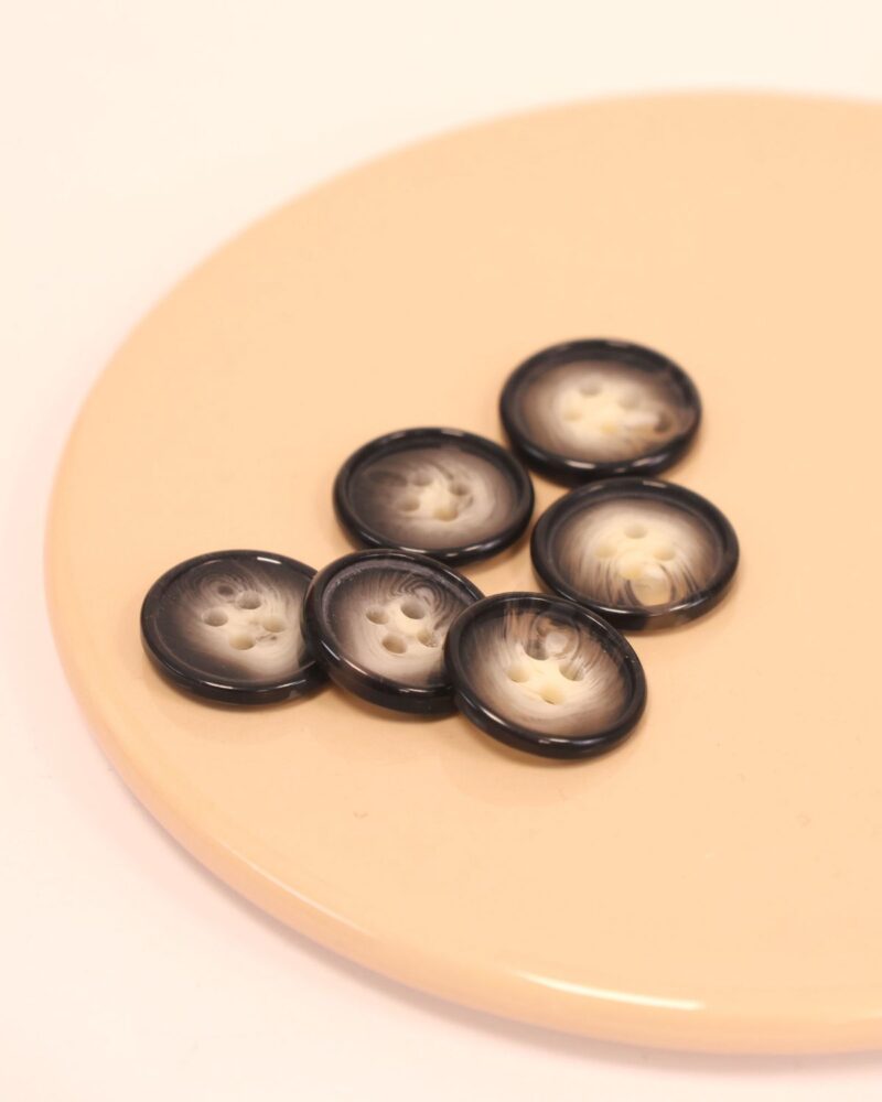 Boutons-écailles-noir