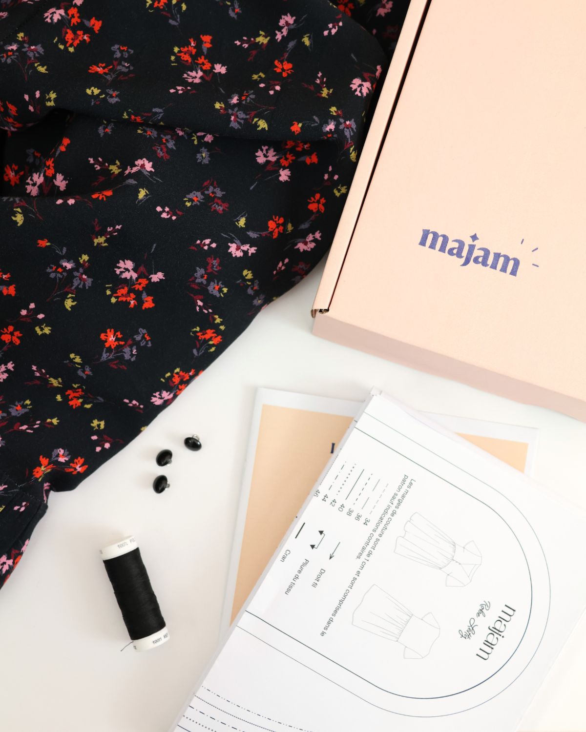 Robe-Letty-Rocker-Flower-contenu