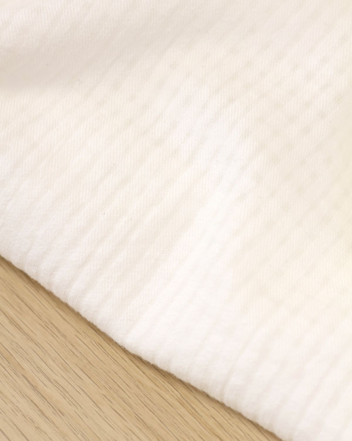Coton-gaufré-blanc-cassé-zoom