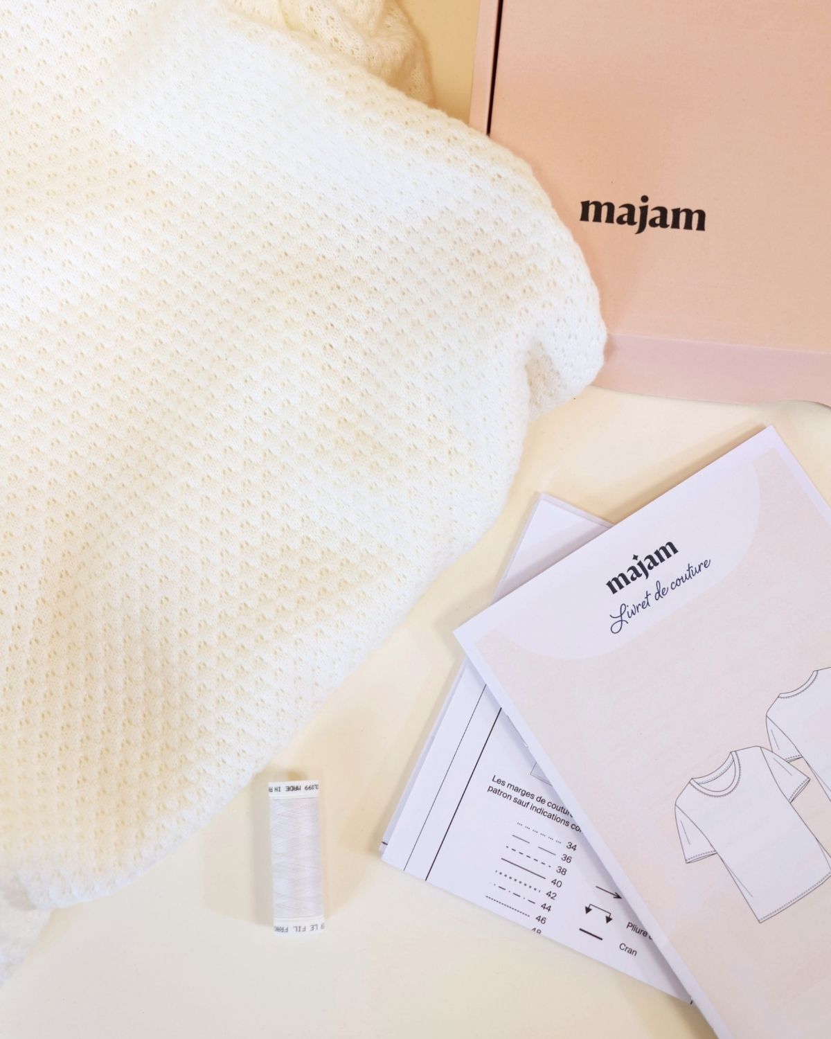 Kit-Romy-maille-ajourée-contenu