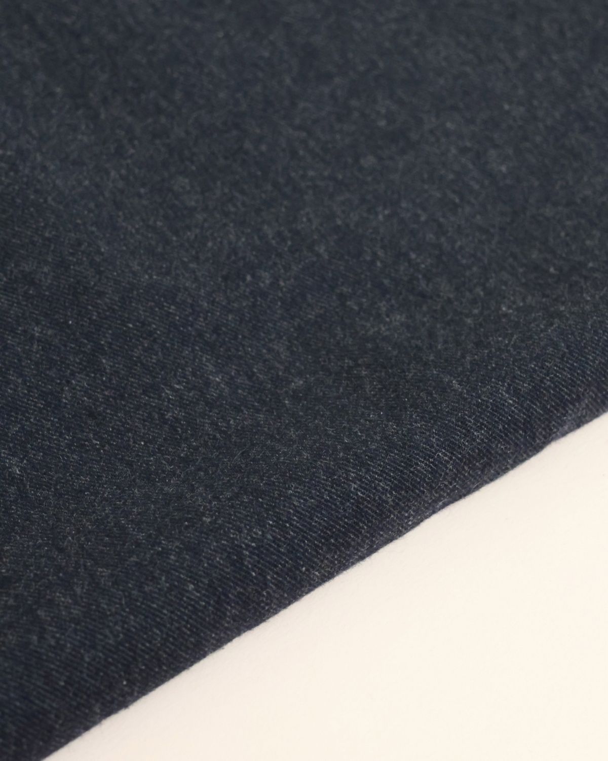 Flanelle-de-coton-bleu-marine-zoom