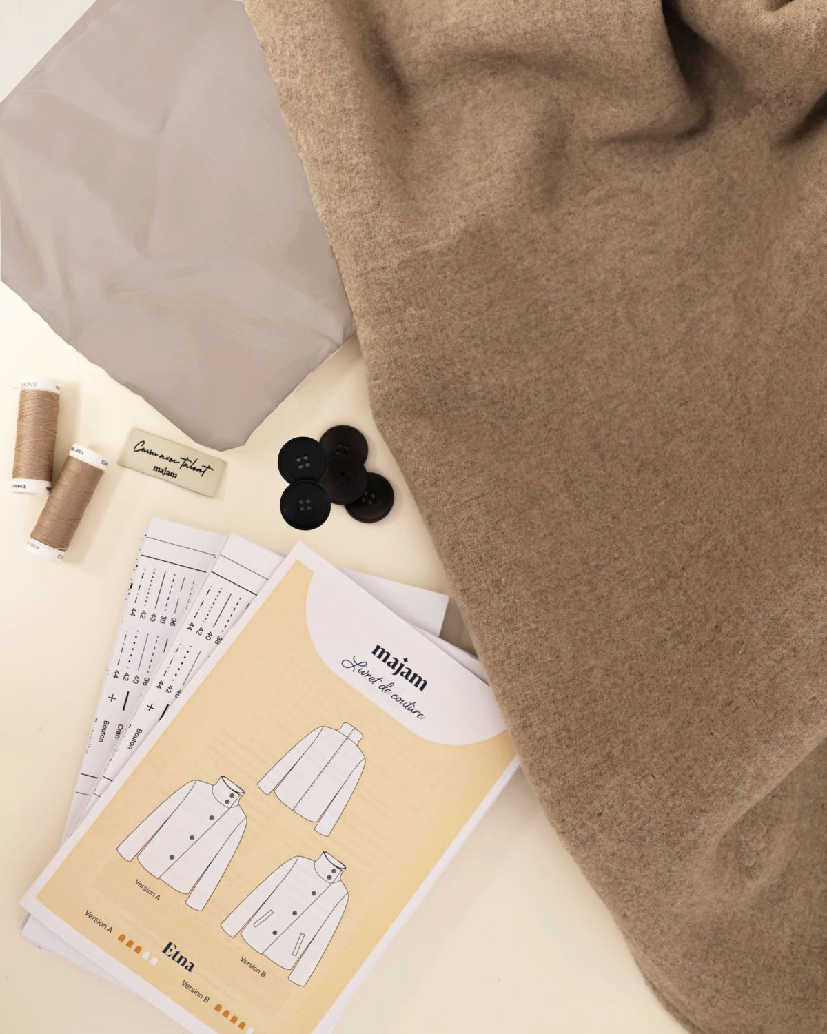 Set – Mantel – Etna – beige meliert – Inhalt