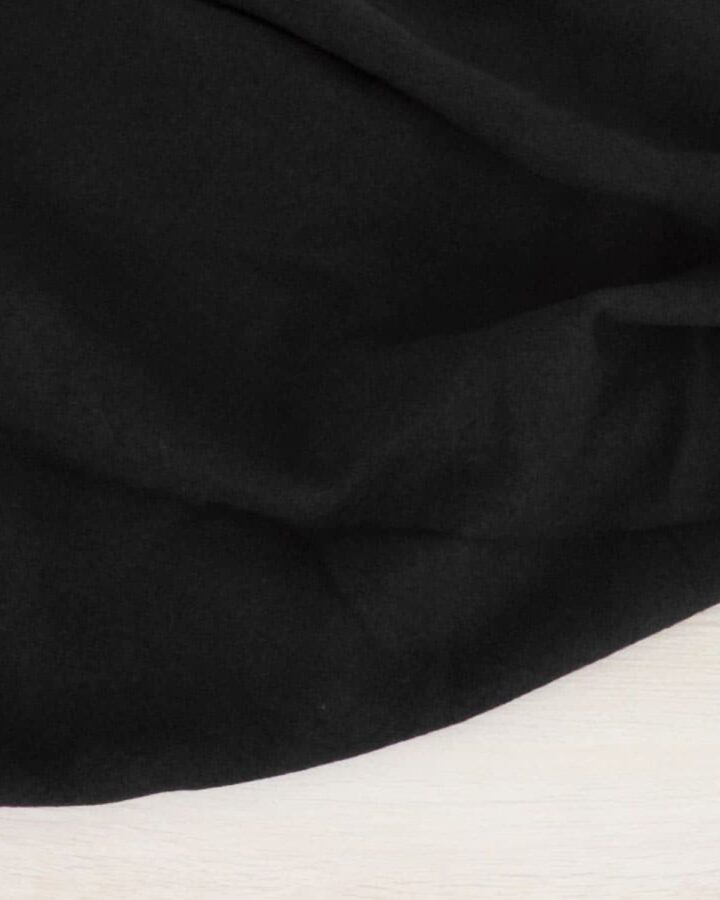 Laine-bouillie-noir
