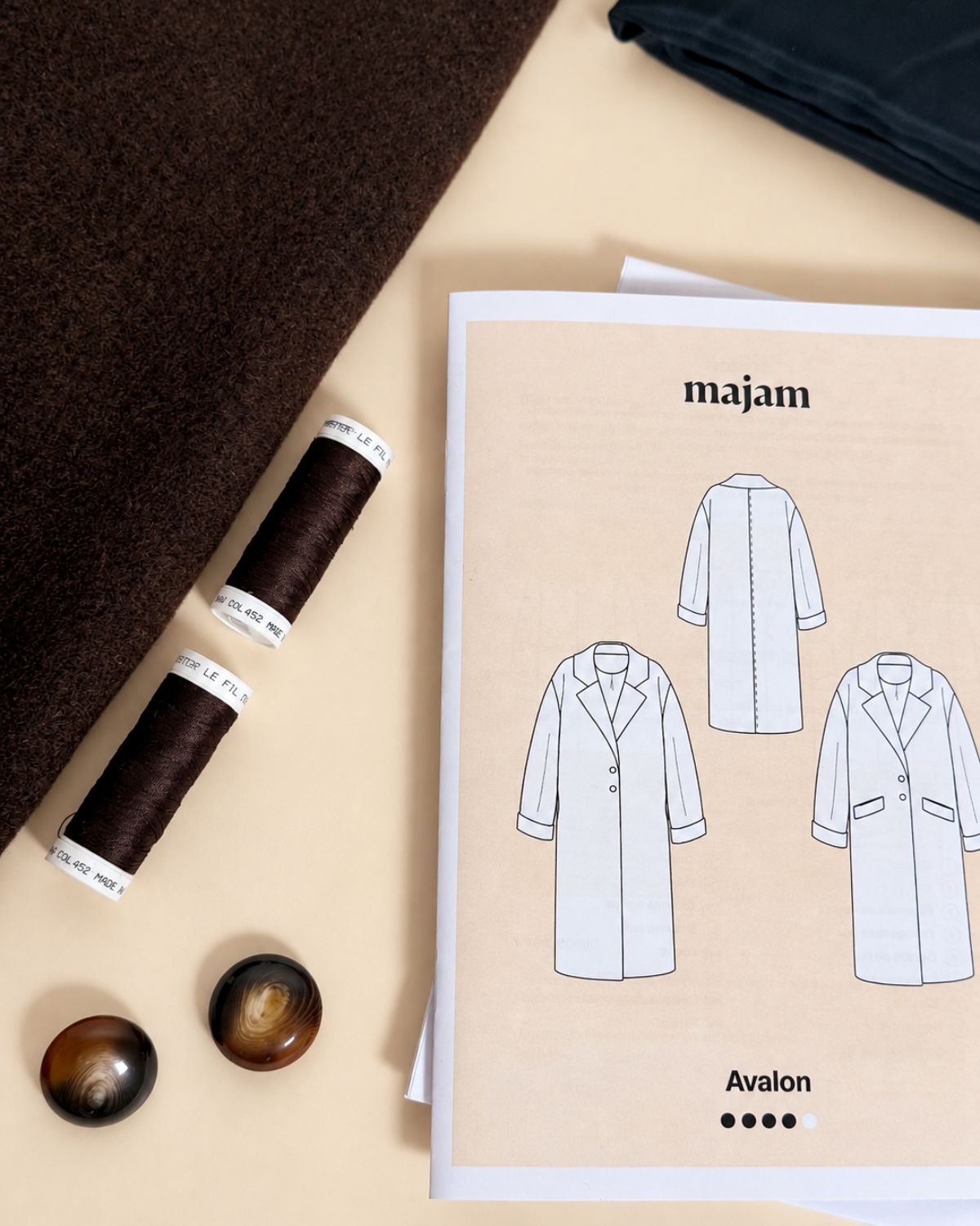 Coat-Avalon-chocolate-details