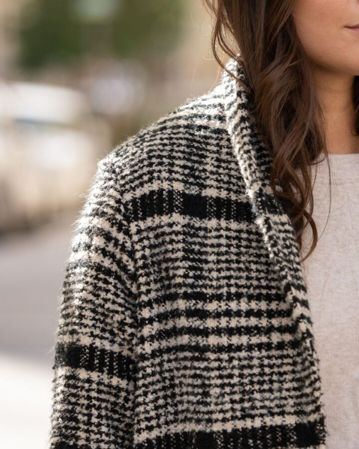 Zoom-col-manteau-Everest-carreaux