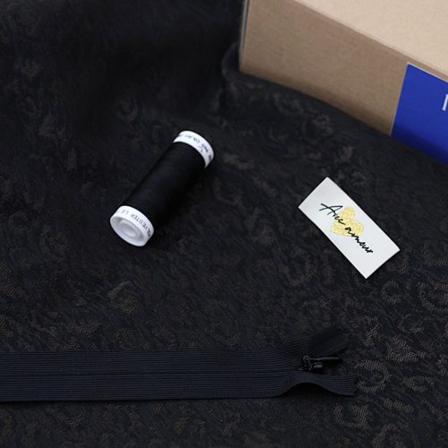 Box-jupe-Merry-jacquard-double-face-contenu